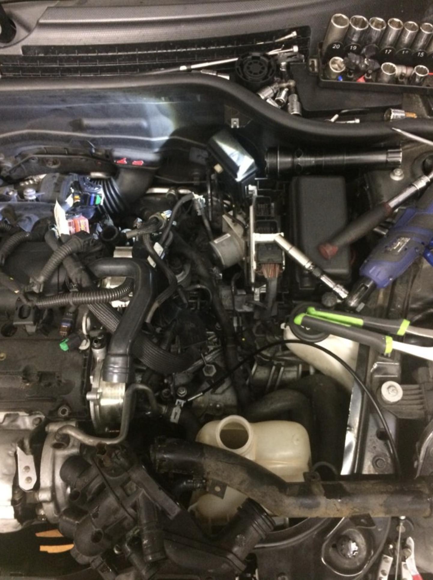 Engine bay and tool check for a Las Vegas mobile mechanic call